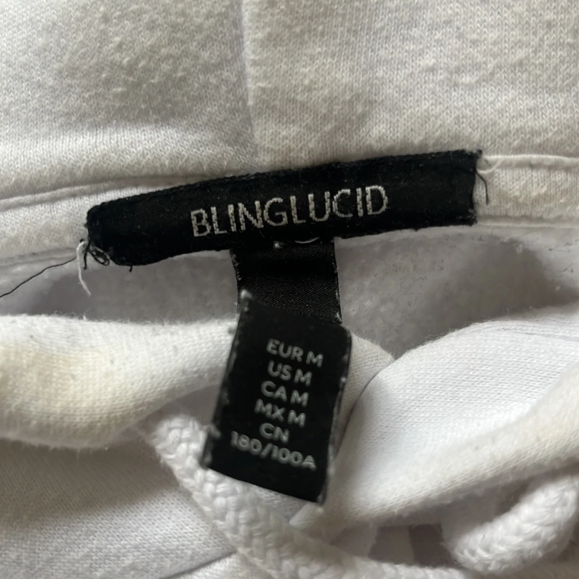 Vit hoodie från Blinglucid med änglar - 1