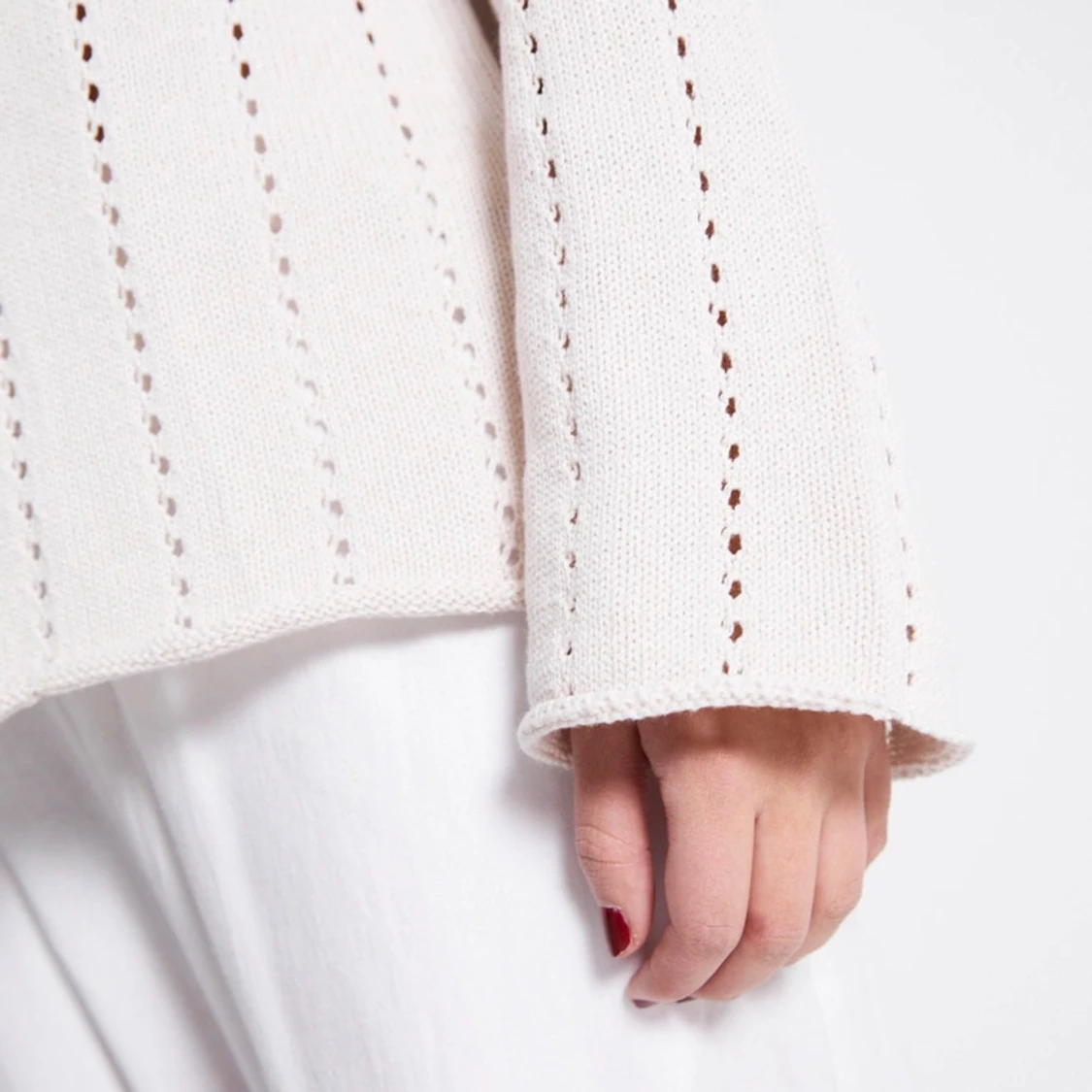 Vit stickad tröja med hålmönster - 2