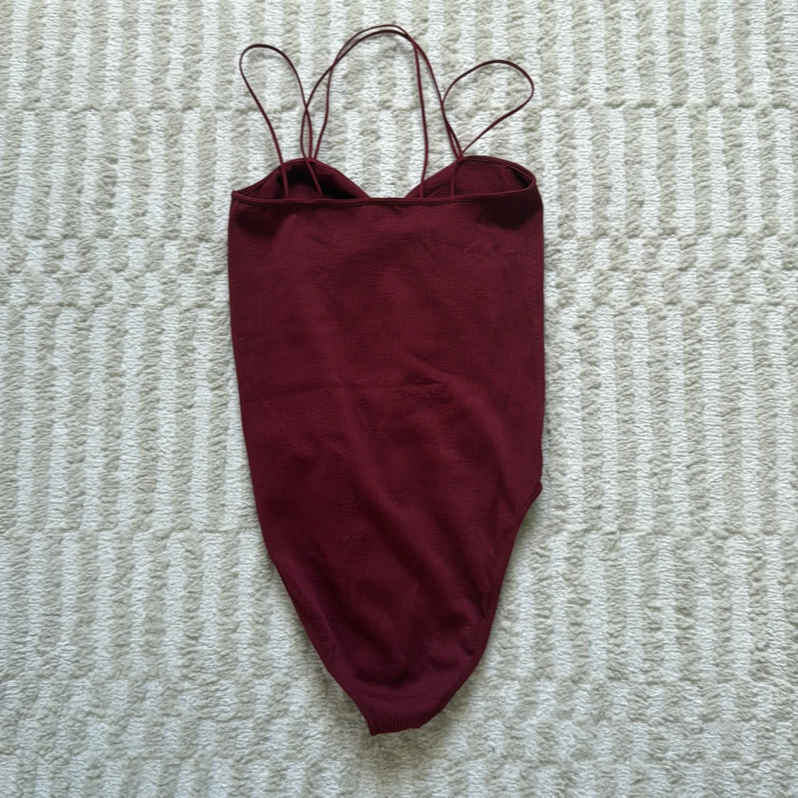 Vinröd ribbad body från ONLY - 4