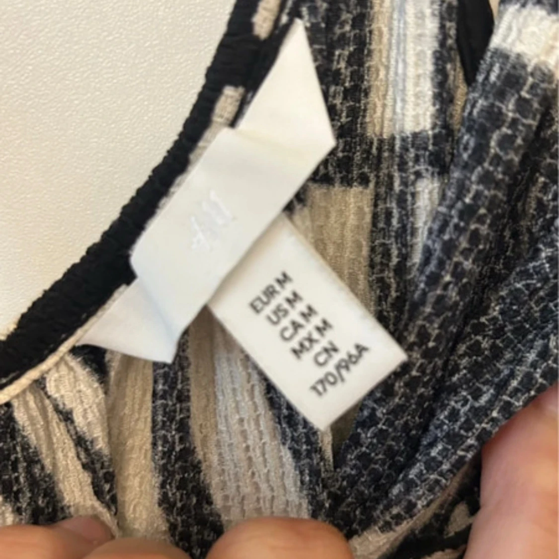 Svartvit jumpo från H&M - 3