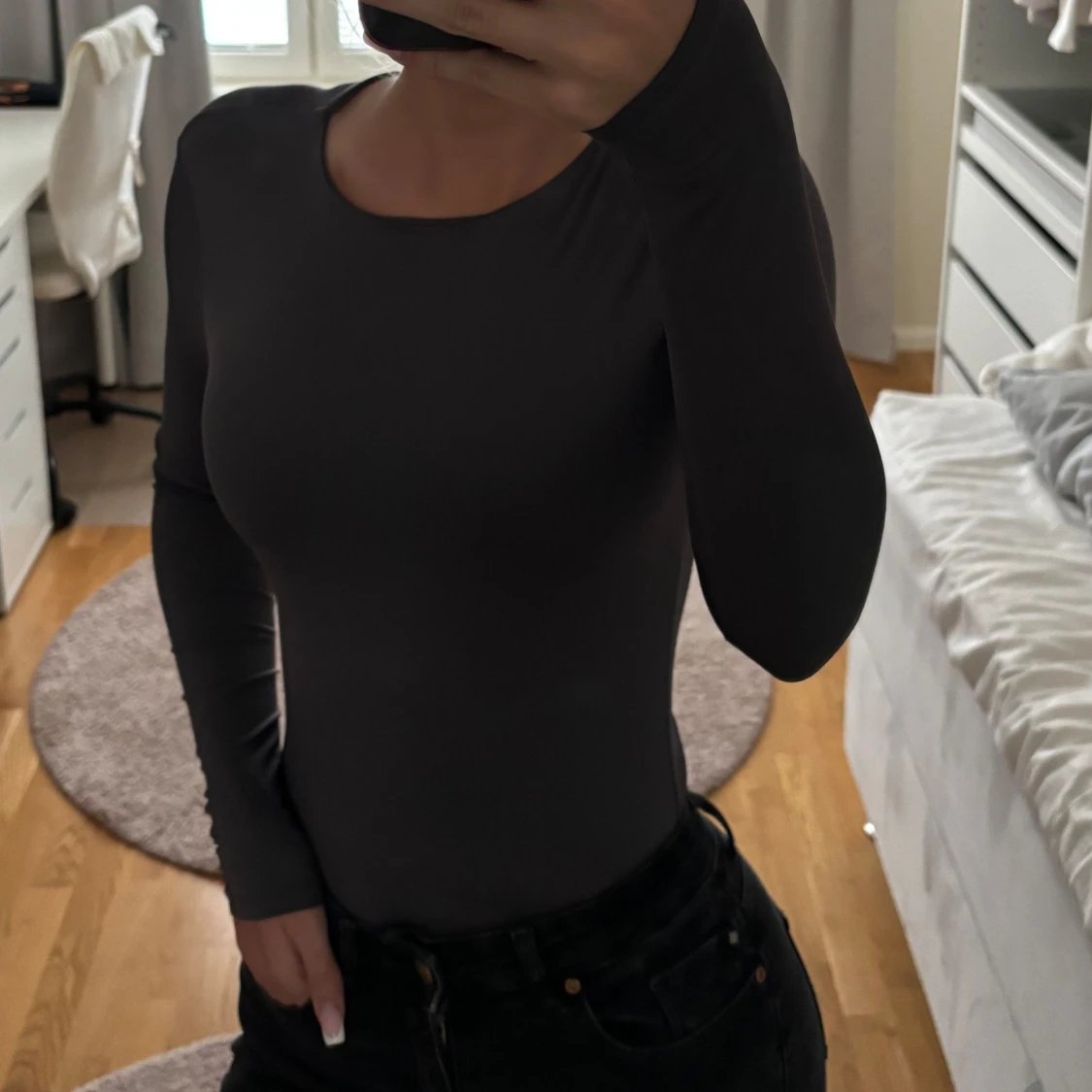 Grå långärmad body