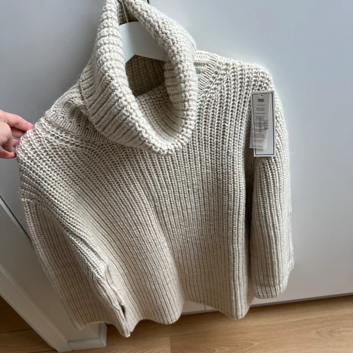 Beige polotröja från Kay Day  - 3