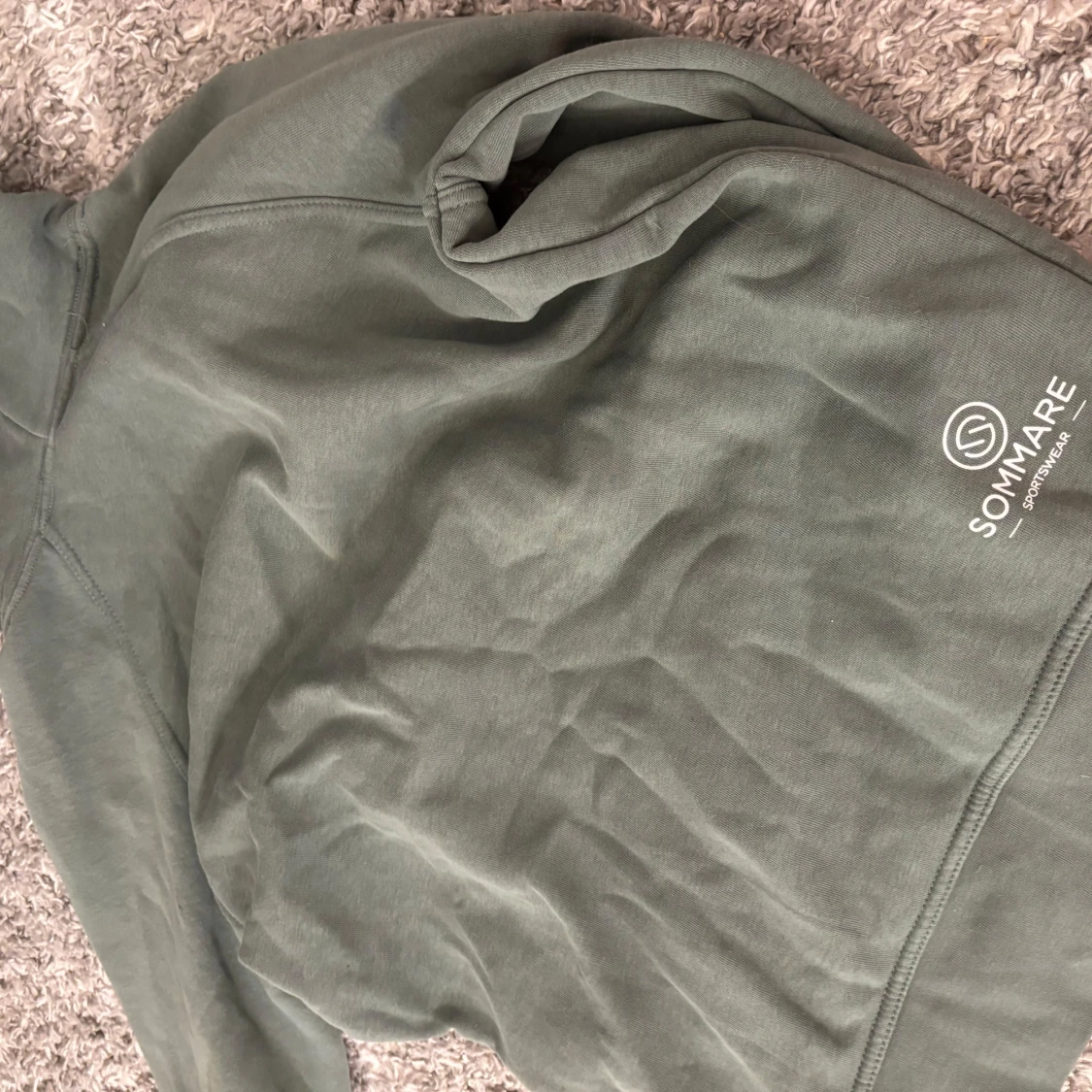 Grön hoodie från TeeJays x Sommare - 2