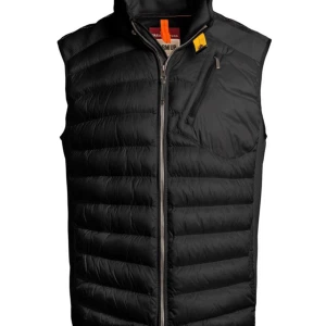 SÖKER PARAJUMPERS ZAVIER - Som rubriken säger, söker en SVART PARAJUMPERS ZAVIER. I storlek XS, S, Y/M eller Y/L. Måste vara HEL!