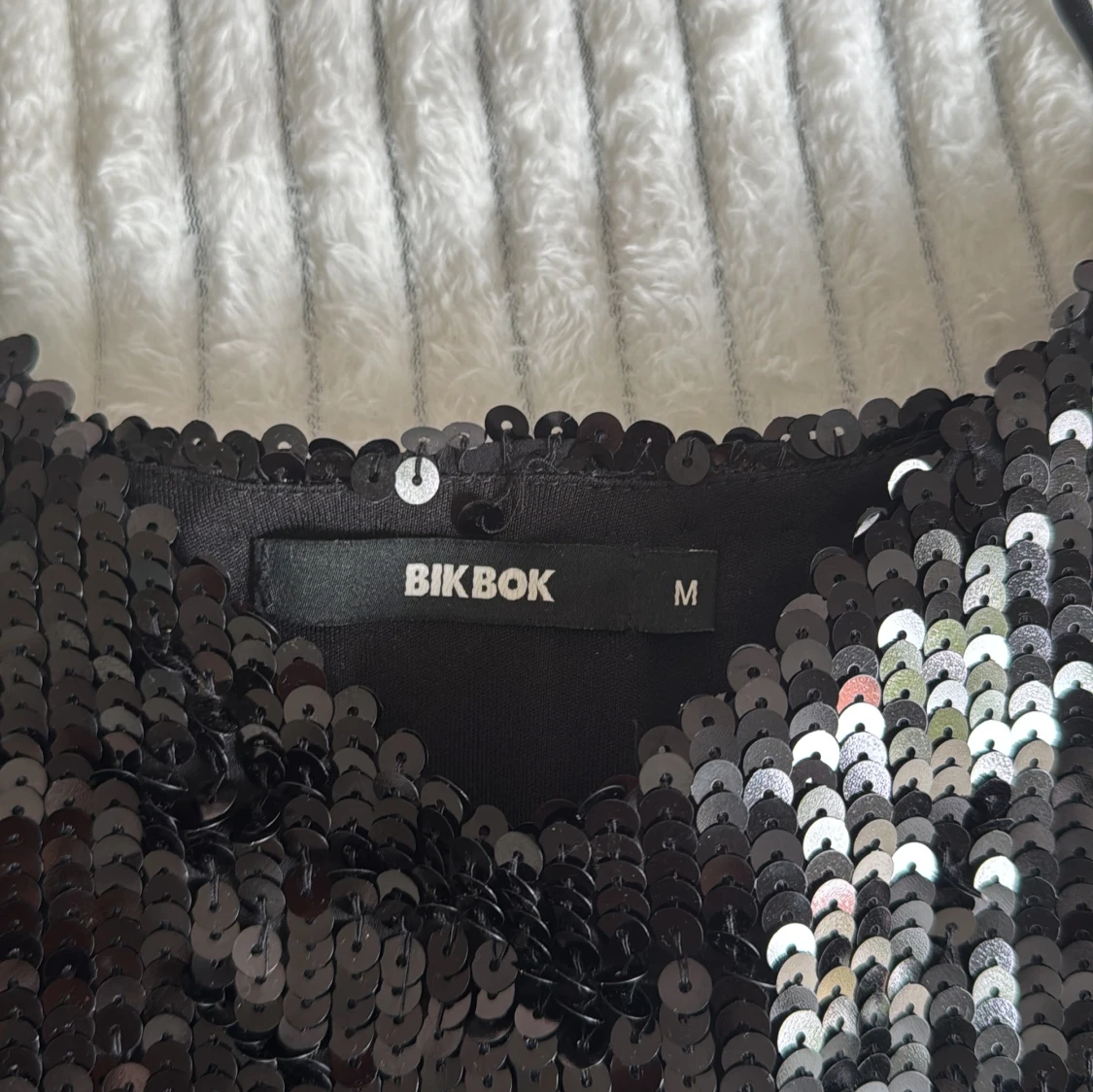 Svart glitter topp  - 1