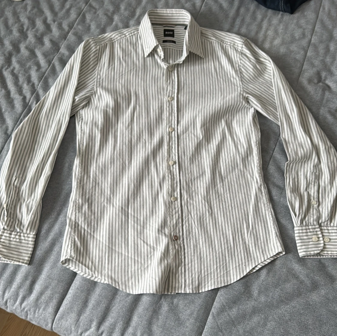 Randig skjorta från BOSS i bomull