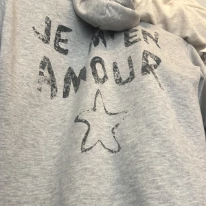 Gina Young hoodie - Väldigt använd därav priset. Storlek 146/152
