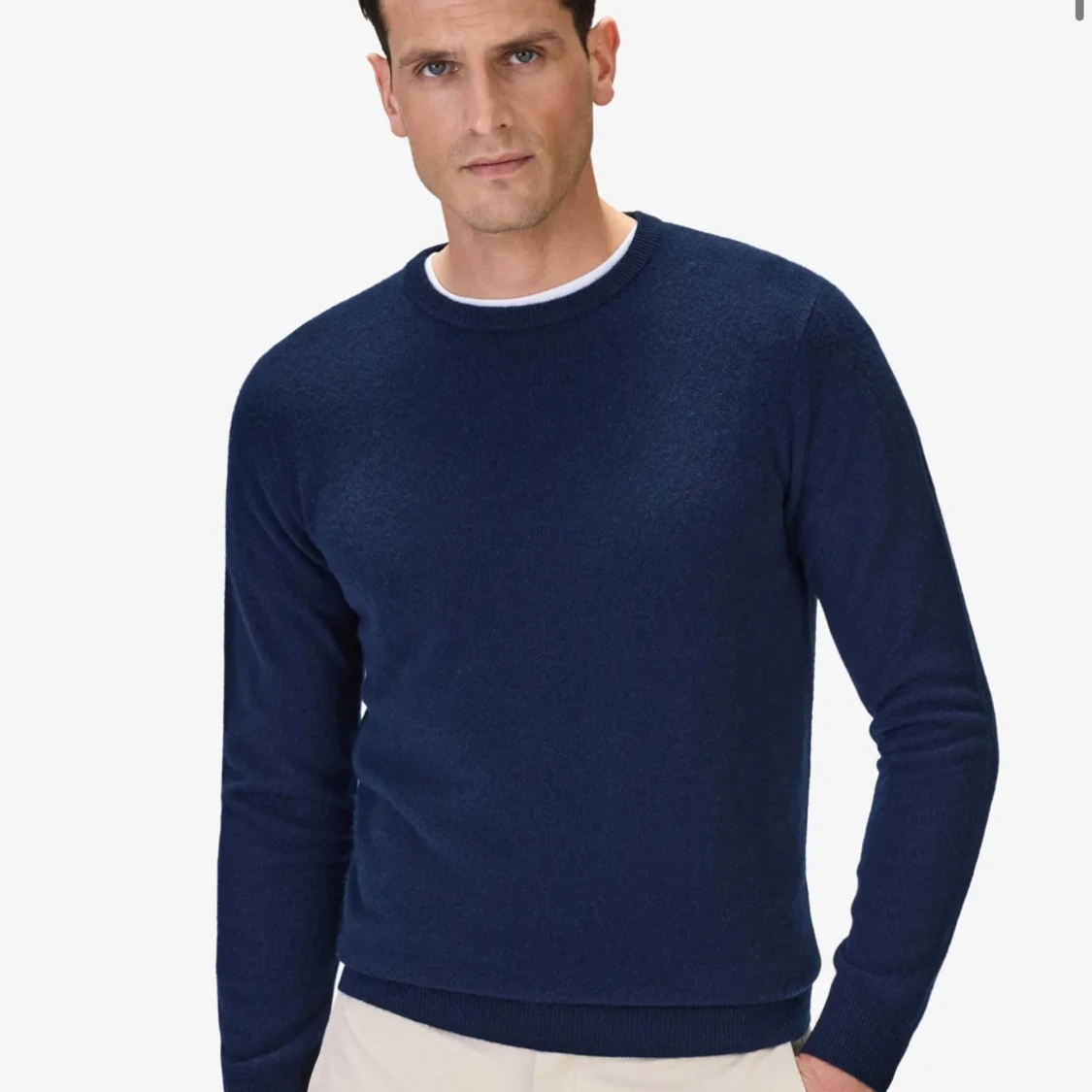 Mörkblå kashmirtröja från John Henric - 2