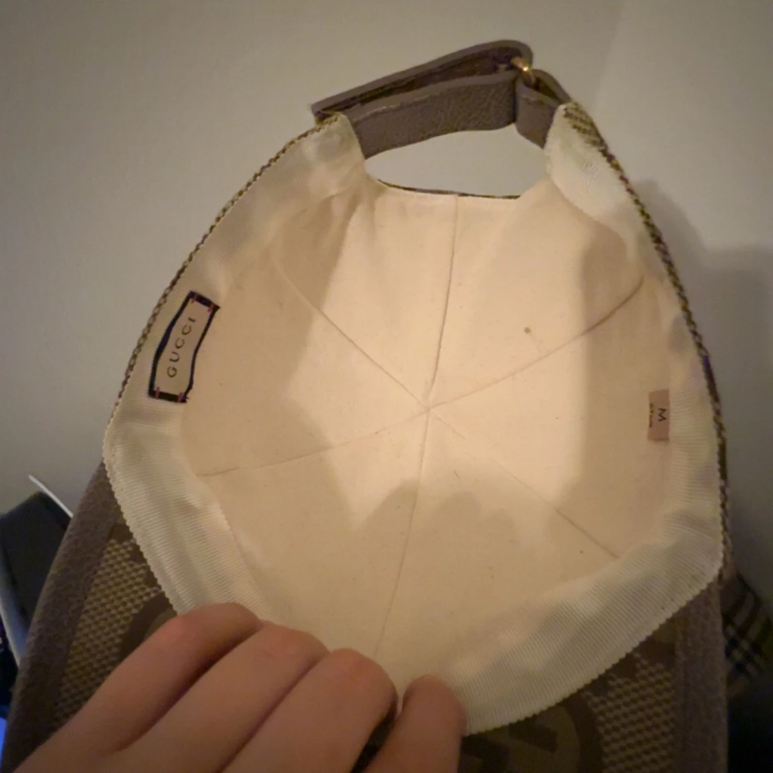 Beige keps med GG-mönster - 4