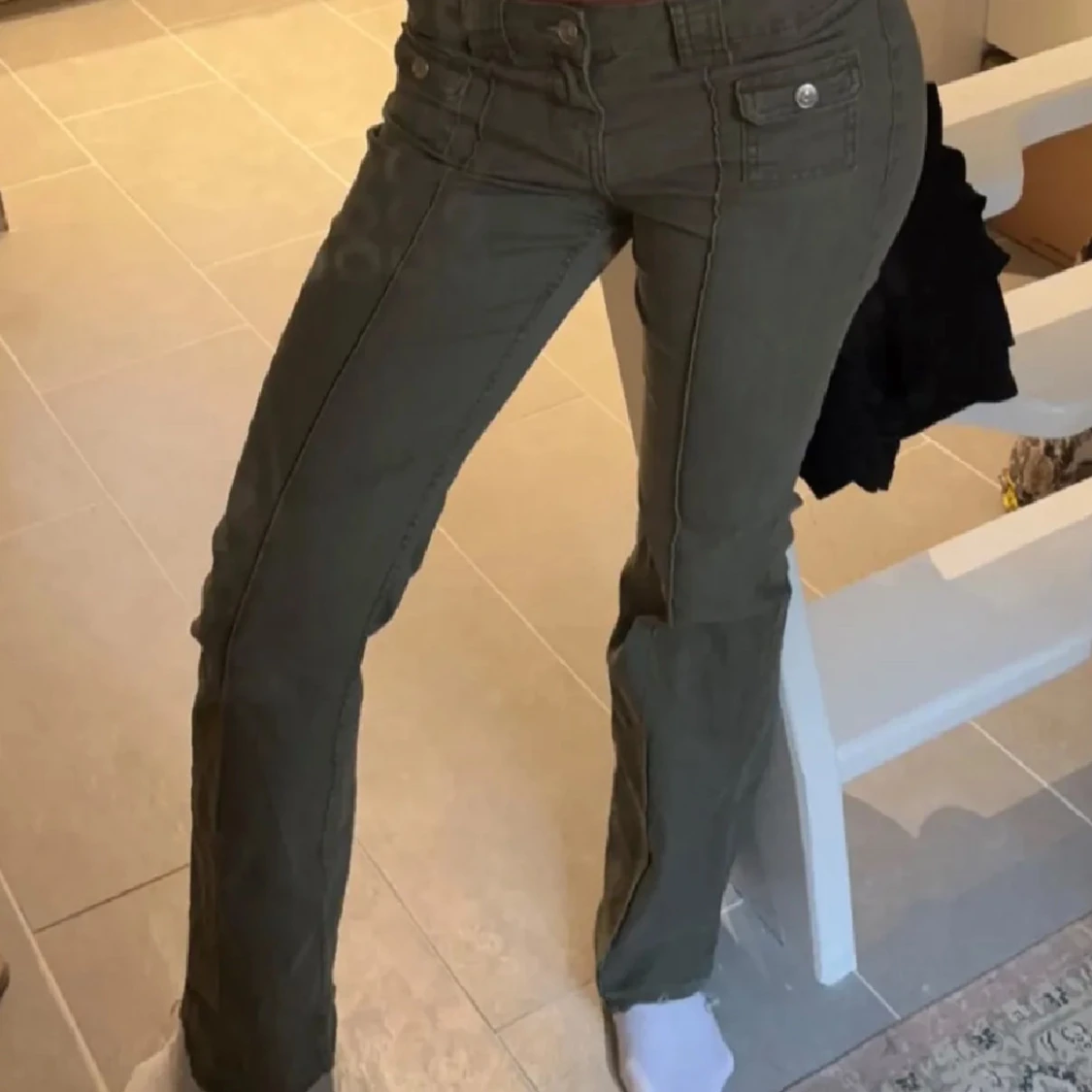 Olivgröna bootcut byxor - 2