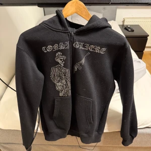 Costino Stockholm hoodie  - Jättefin hoodie som knappt är använd! Sitter perfekt på mig som är 179.