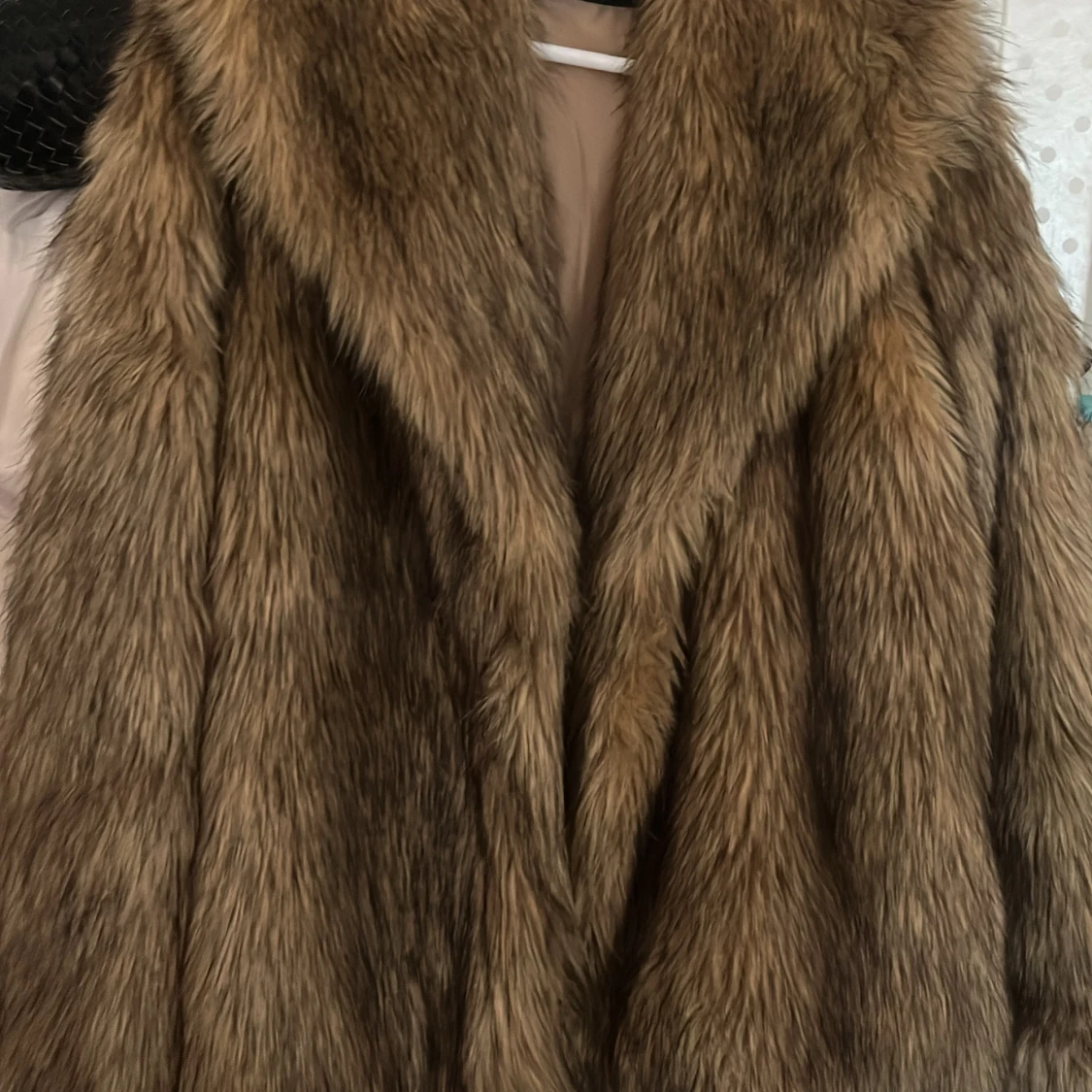 Brun pälsjacka från Gina Tricot - 2