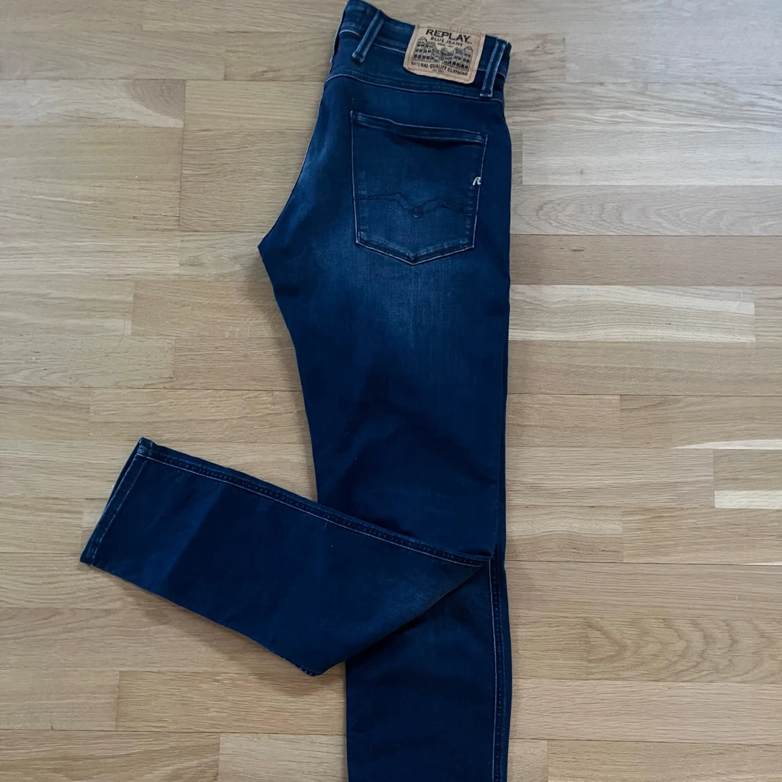 Mörkblå jeans från Replay - 1