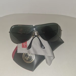Solglasögon från Ray-Ban - Solglasögon från Ray-Ban ny pris 2000kr