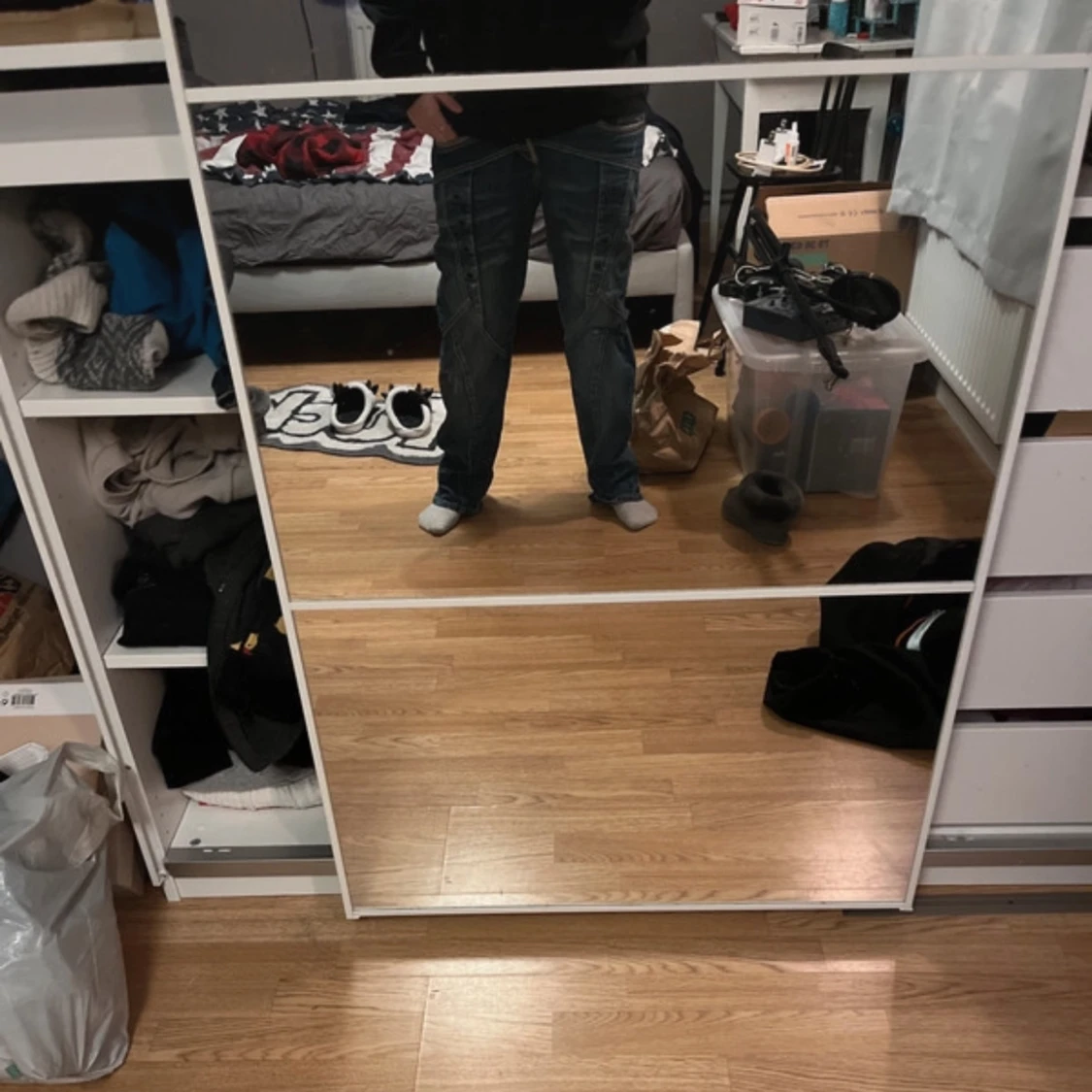 Blå jeans med snygga detaljer 