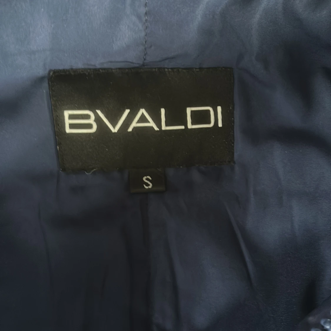 Mörkblå cardigan från Bvaldi - 3