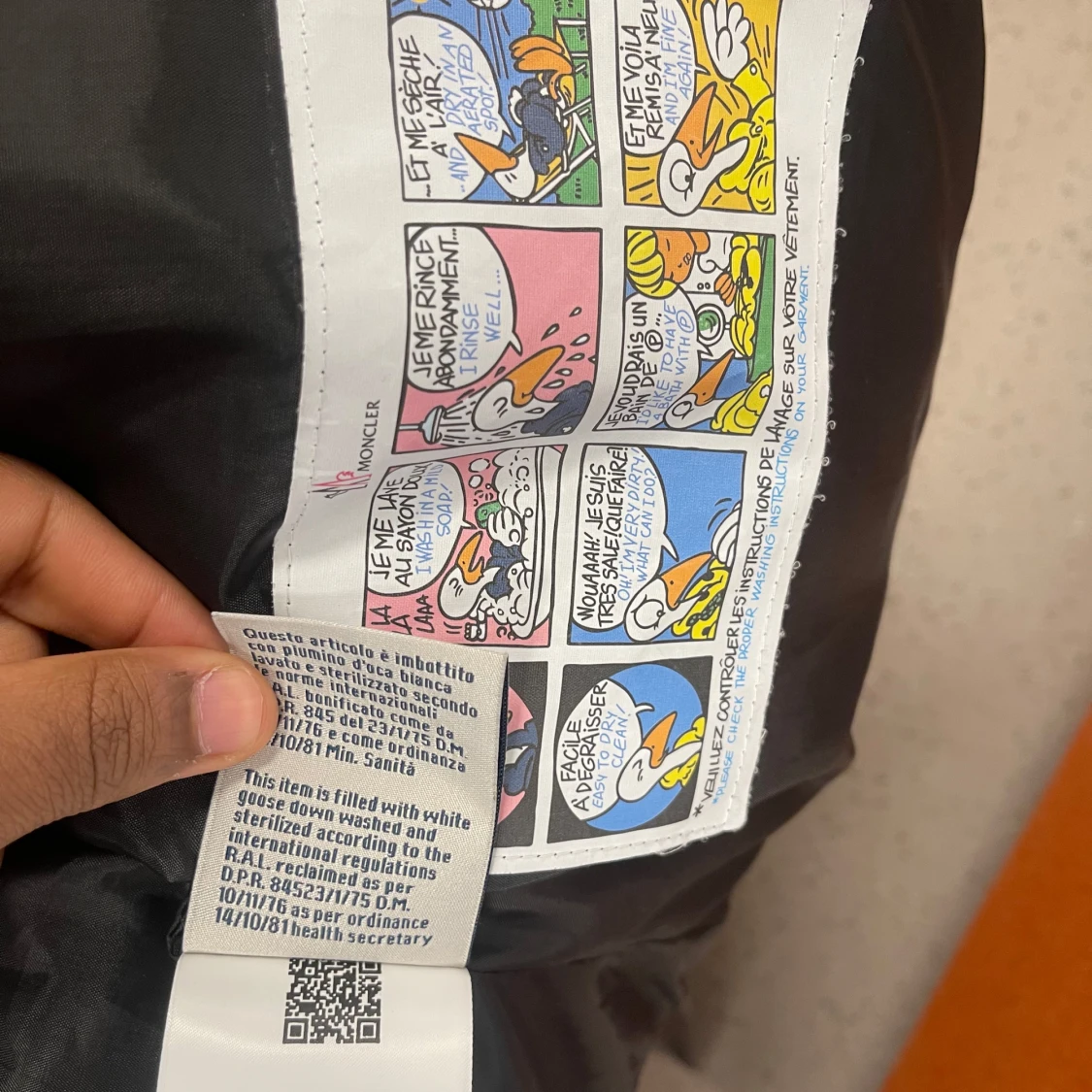 Svart pufferjacka från Moncler - 1