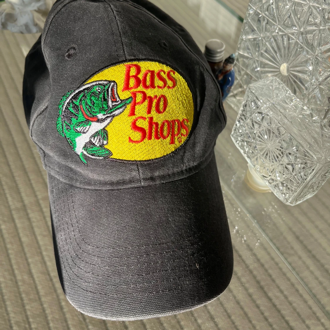 Svart keps från Bass Pro Shops