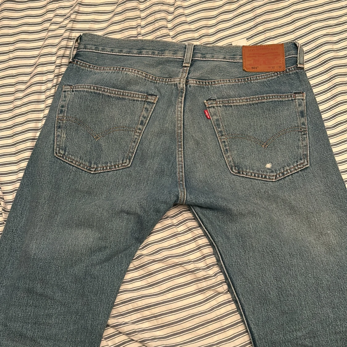 Blå jeansbyxor från Levi's - 1