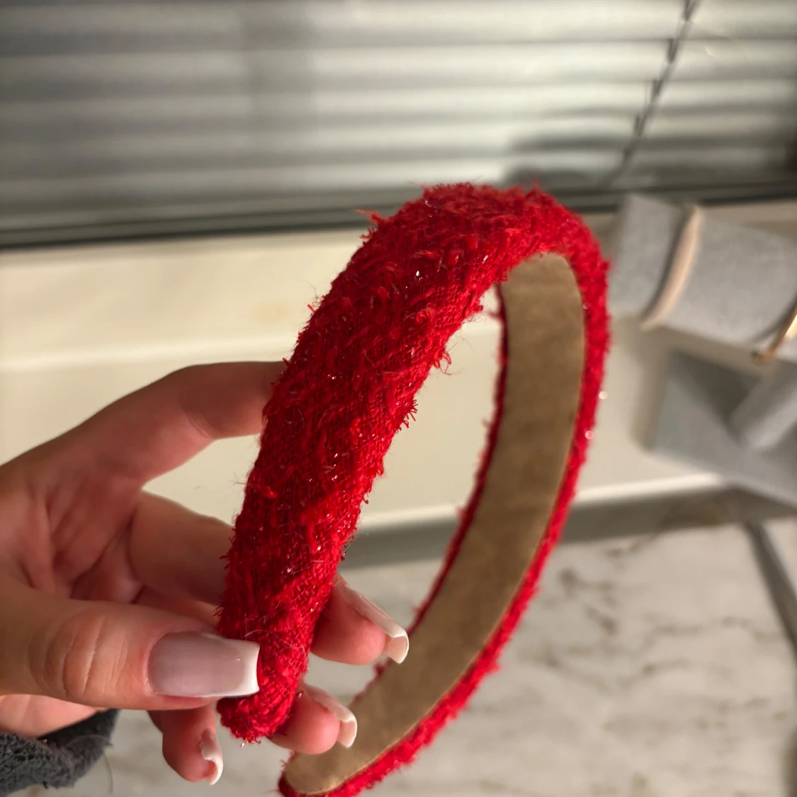 Rött glittrigt diadem - 1