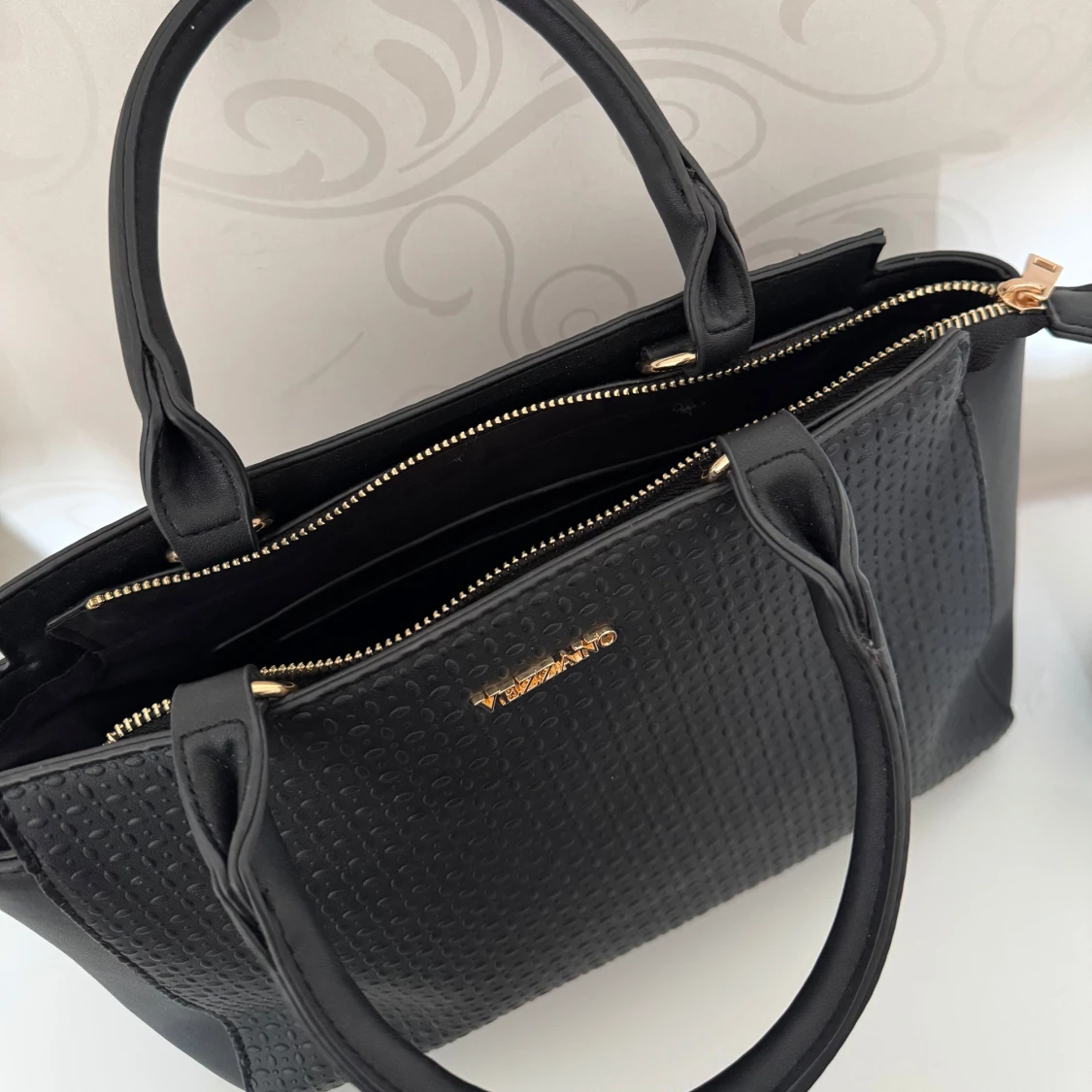Svart väska från Verzzano - 1