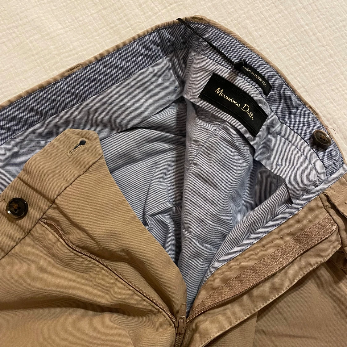 Beige chinos från Massimo Dutti