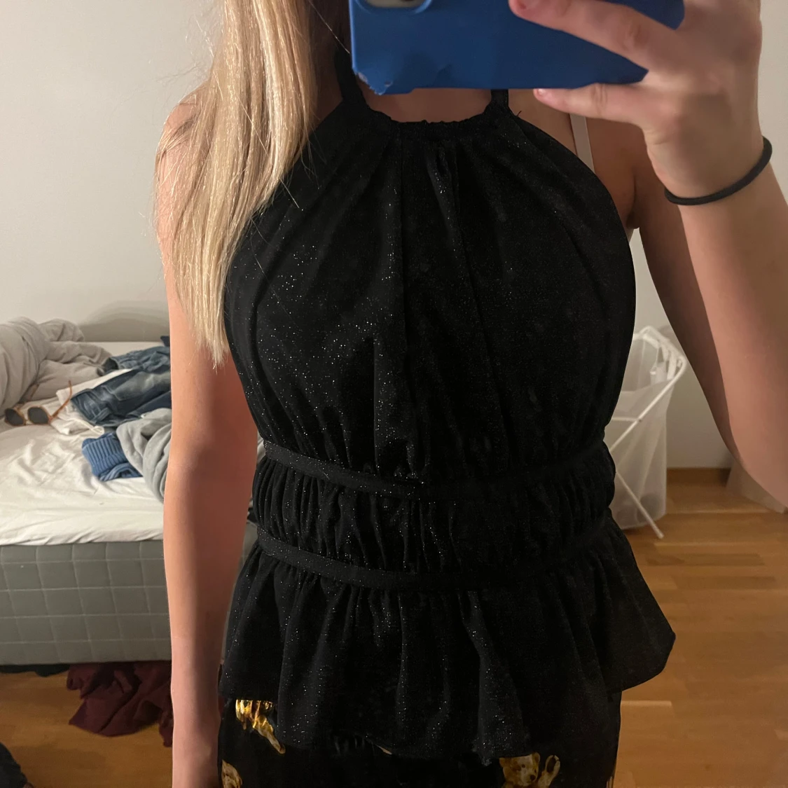 Svart glittrig halterneck topp