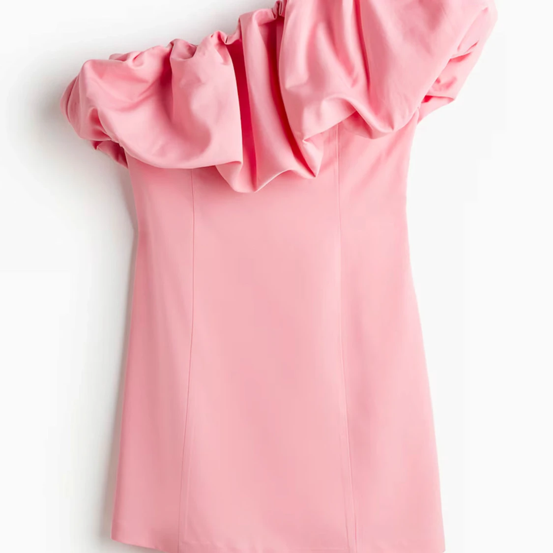 Rosa one shoulder klänning med volang - 2