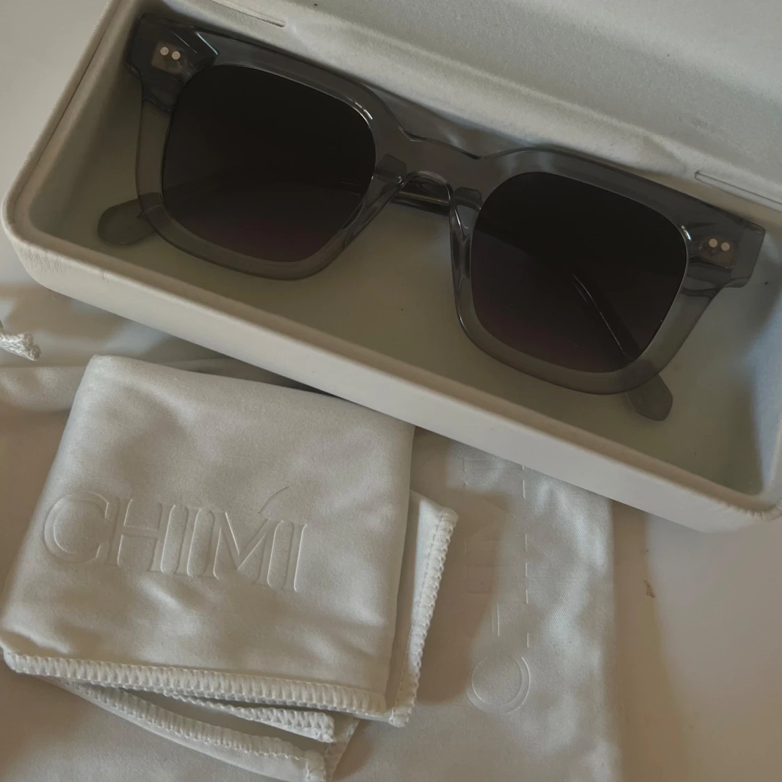 CHIMI Grå solglasögon  - 3