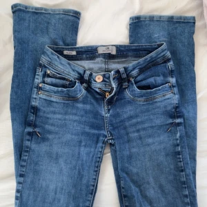 LTB jeans  - Ltb jeans i modellen valerie. W24L36