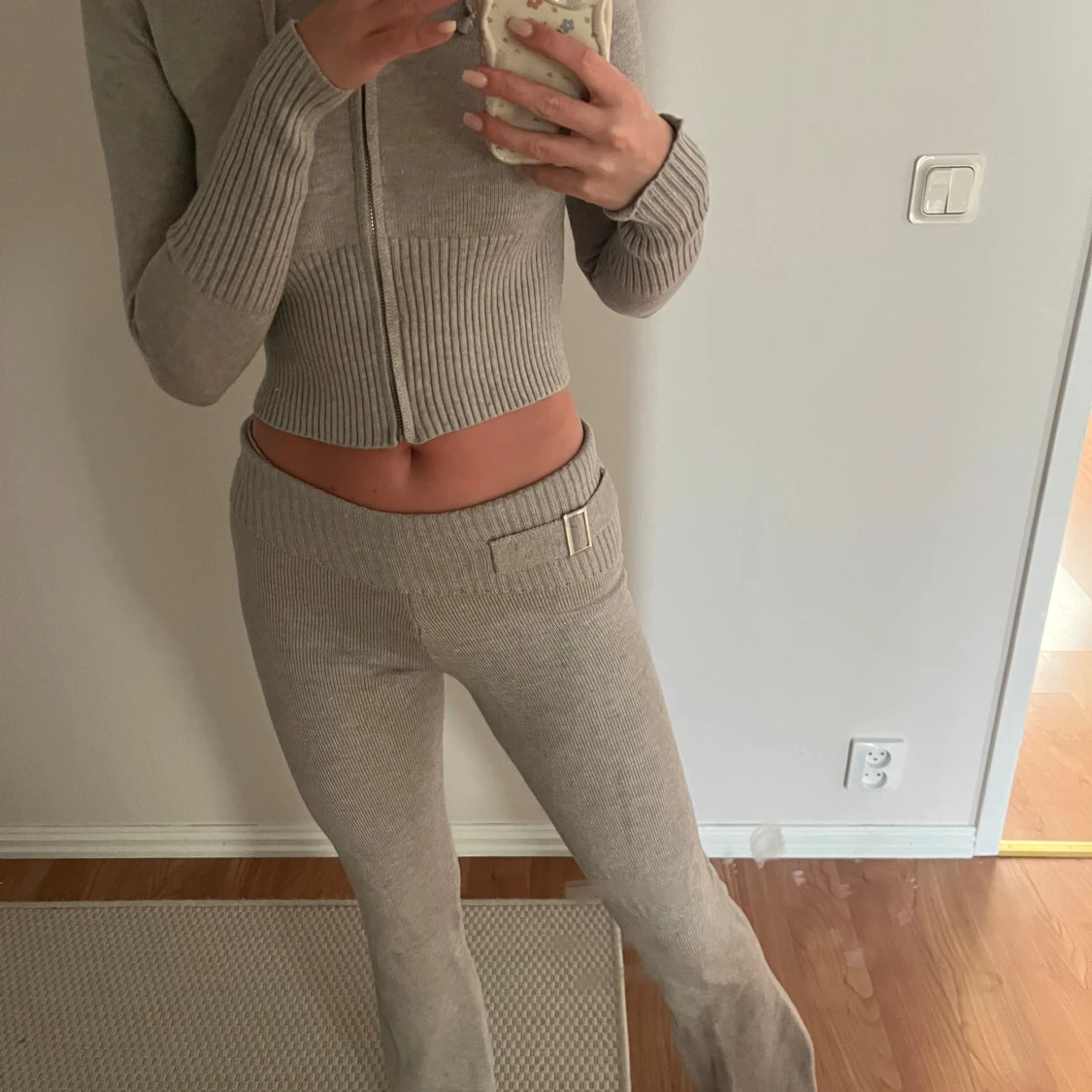 Grå ribbstickat sett - 2