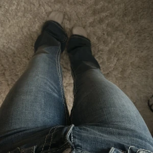 True religion jeans - Hej! Sälker ett par true religion jeans som är köpt för 1600kr och är endast testad!