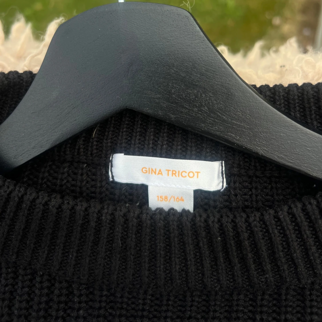 Svartvit randig stickad tröja från Gina Tricot - 3