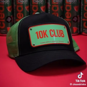Clean Drink keps  - Clean drink X John Hatter keps som kommer från en TikTok tävling som Clean Drink hade. I princip helt oanvänd💕