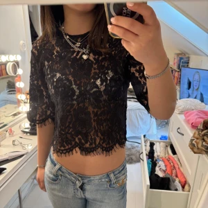 Snygg blus - Såå snygg blus, endast använd ett fåtal gånger, säljer en likadan i vit!!😇🥰