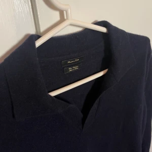 Rugbytröja- Kashmir- Massimo Dutti - Storlek S. Kashmir och Ull mix. Skick: 8/10. 