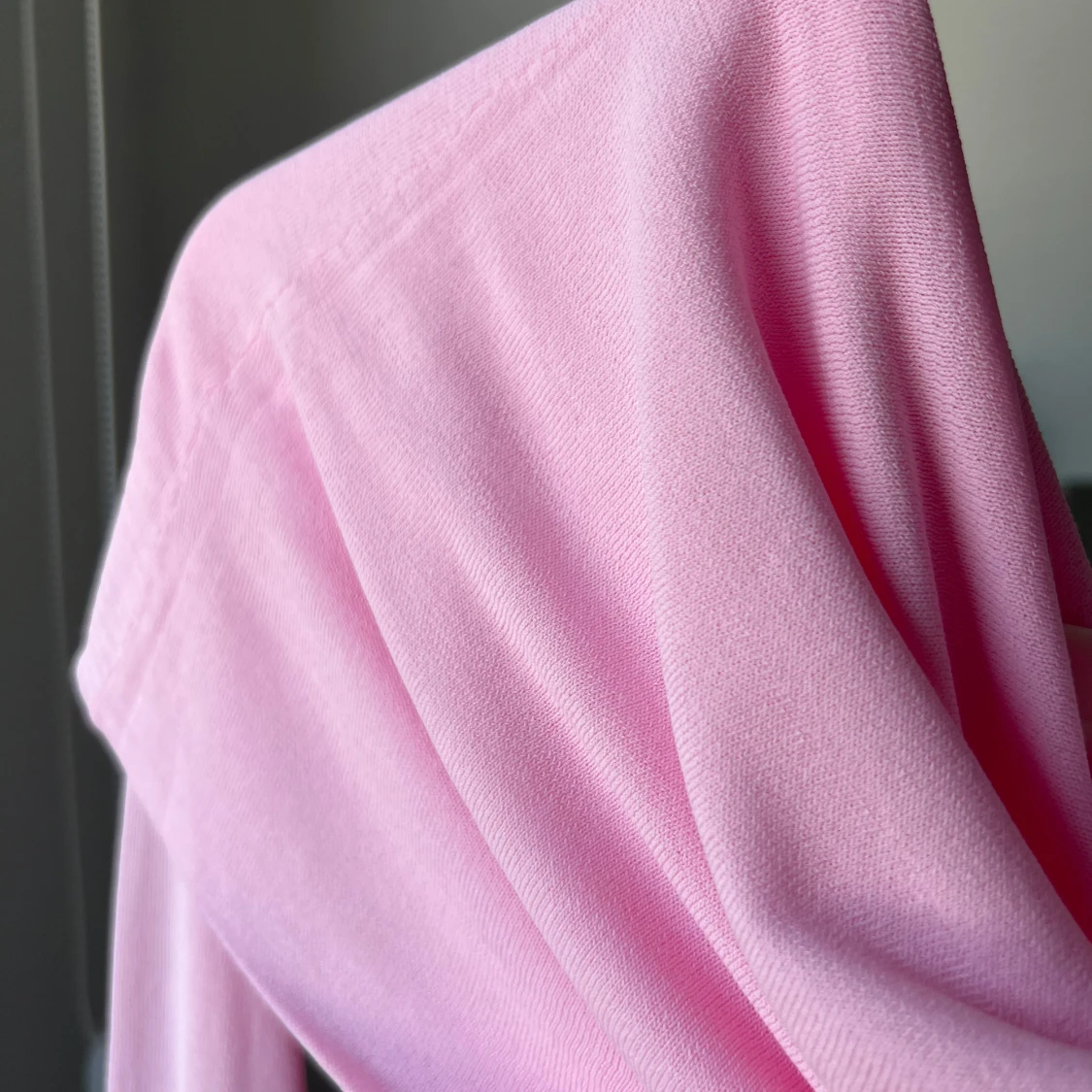 Rosa off shoulder tröja - 2