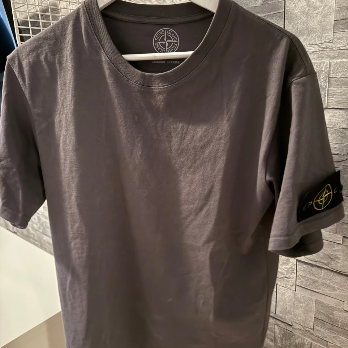 Grå t-shirt från Stone Island