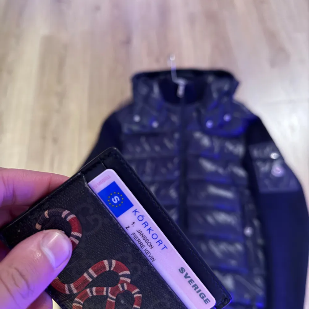 Wts denna maxade cardigan! Storlek : L (fits m) Skick: 9/10 Tveka inte på att skicka ett om om du undrar något!🤝. Takit.
