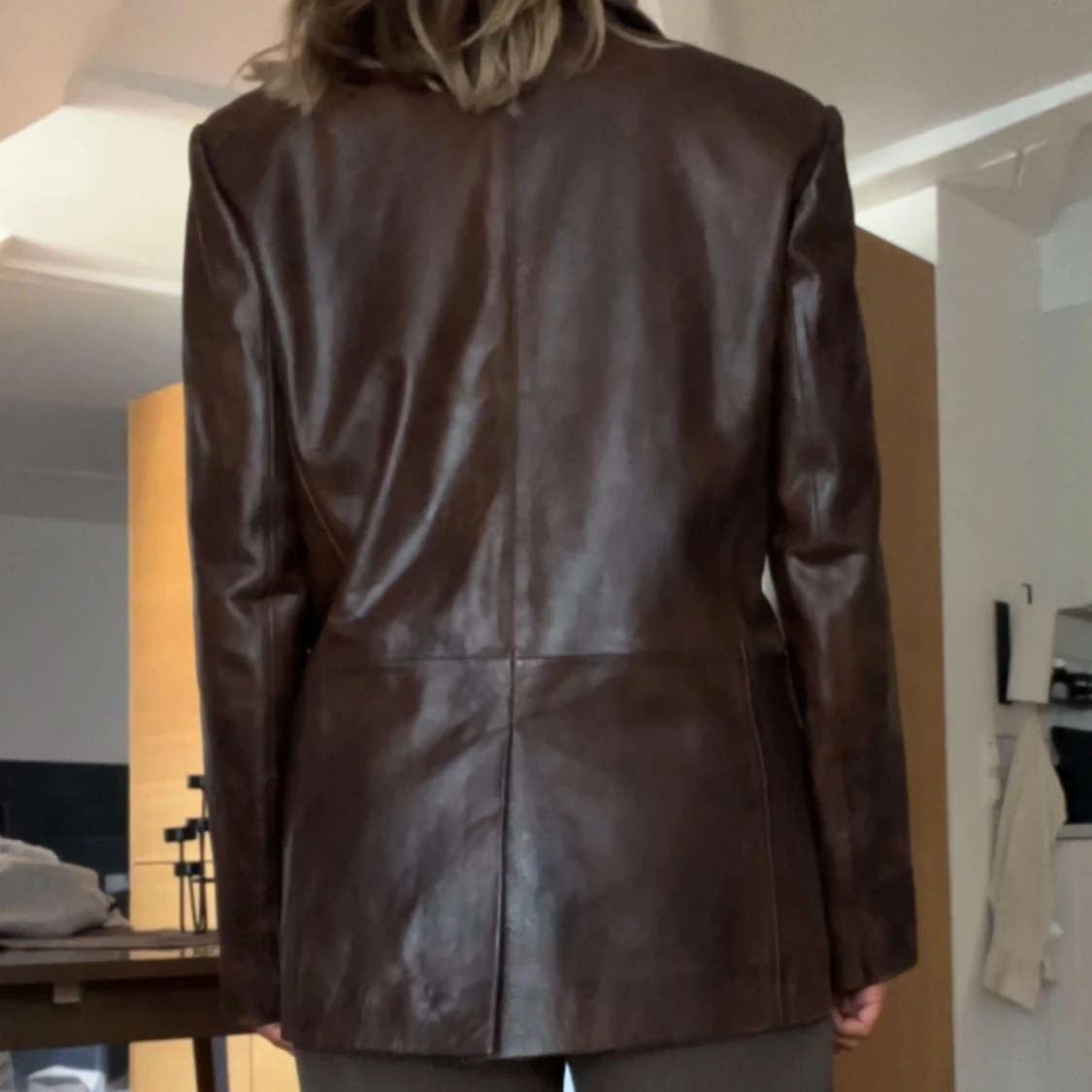 Mörkbrun skinnkavaj - 2