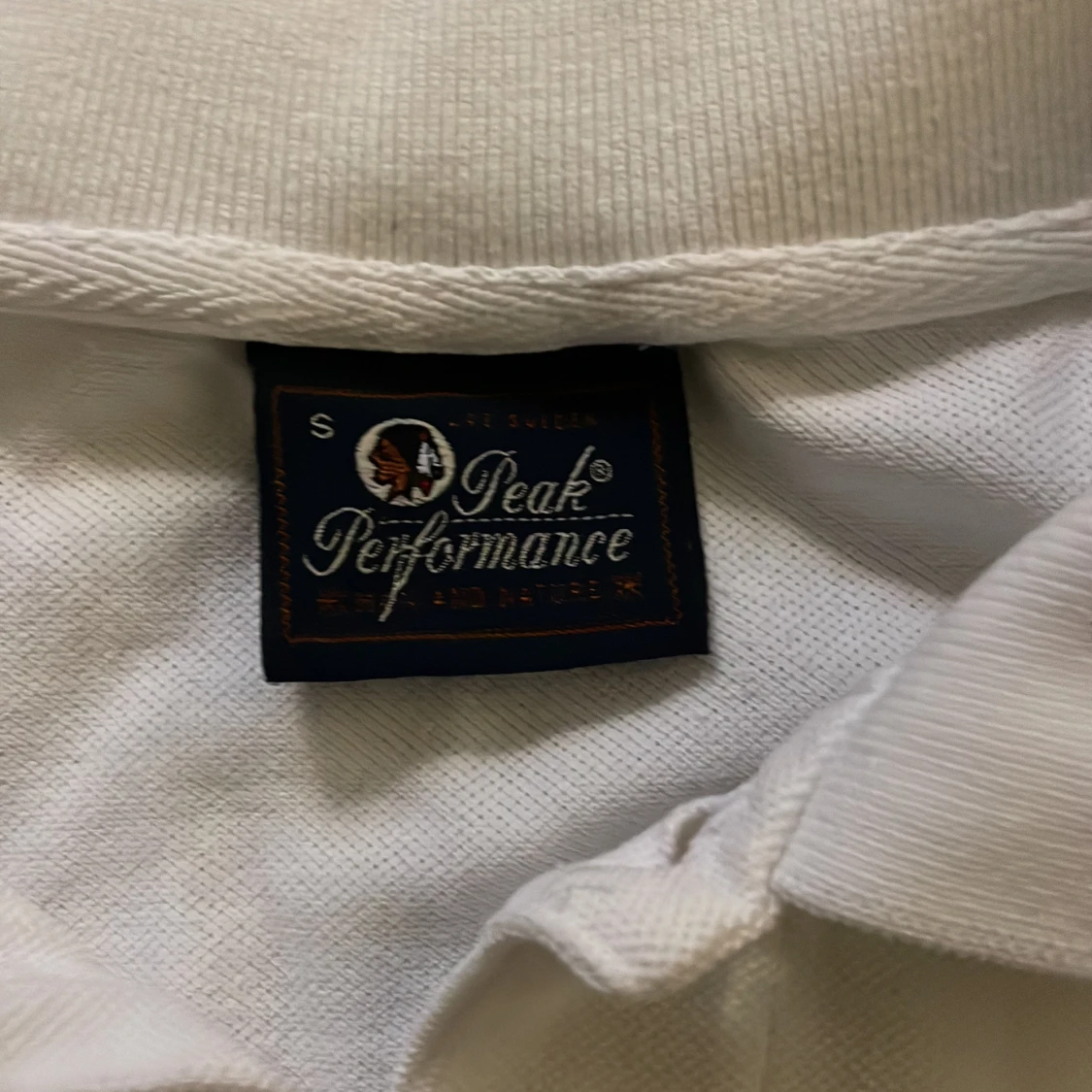 Vit pikétröja från Peak Performance - 2