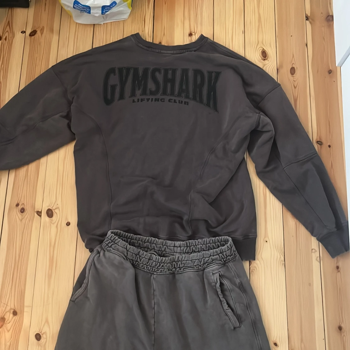 Gymshark oversize byxor+sweatshirt STORLEK L  - 1
