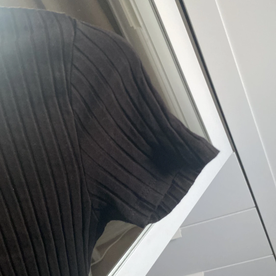 Svart ribbad topp med knyt från FB Sister - 3