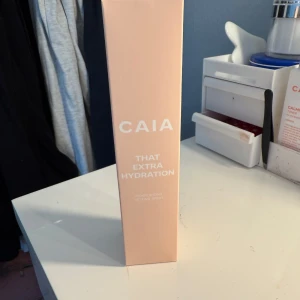 settingspray  - säljer denna då jag köpte fel sort, helt oanvänd! 🥰
