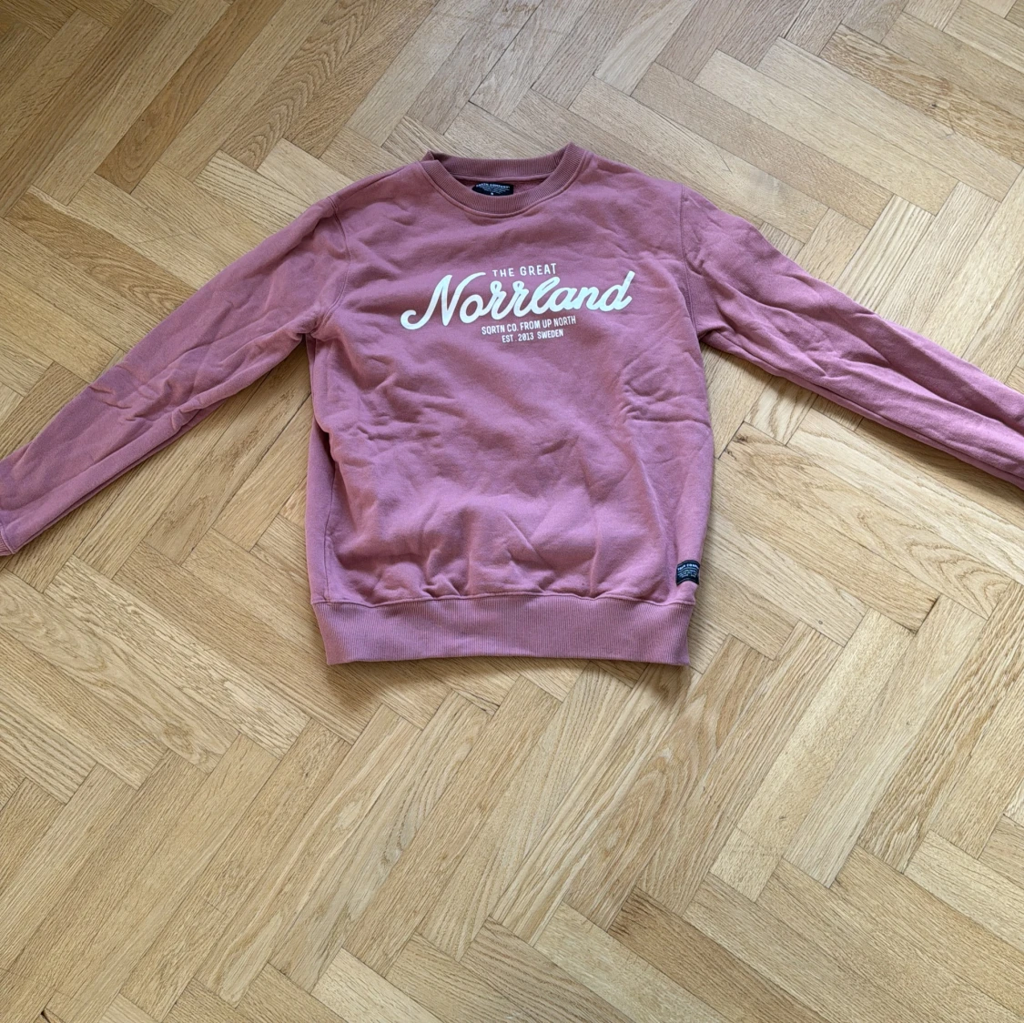 Rosa sweatshirt från SQRTN Company