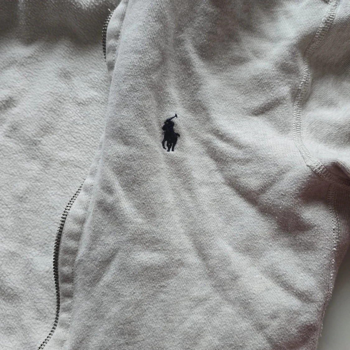 Grå hoodie från Polo Ralph Lauren - 4
