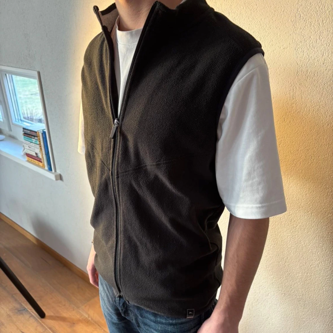 Svart fleeceväst med dragkedja - 1