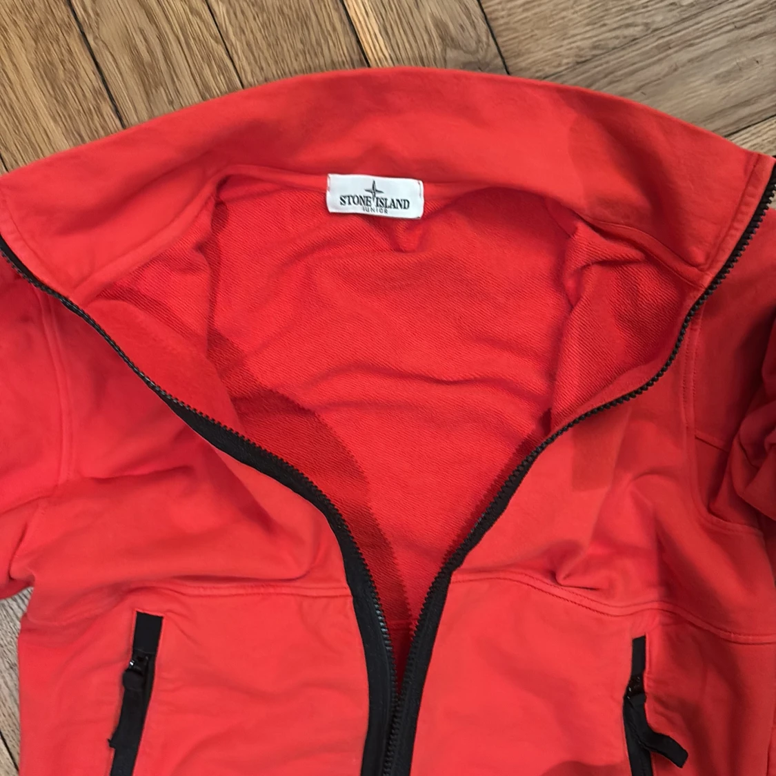 Röd jacka från Stone Island - 2