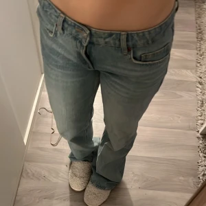 Jeans - Jätte fina jeans från Gina tricot!! Använt ca 3 gånger💞