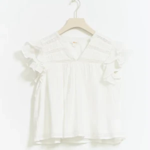 Volangtröja! - Från Gina storlek 158/164! Använda ett fåtal gånger.❤️